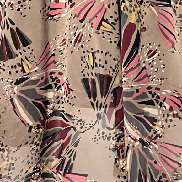 Elle Flowing Sheer High-Low Blouse  M - Picture 9 of 12